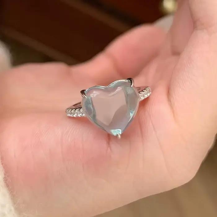 Bagues fraîches et douces en forme de cœur pour femmes, incrustation de diamants, bague en cristal bleu simple, bijoux de fête haut de gamme, cadeaux, nouvelle collection