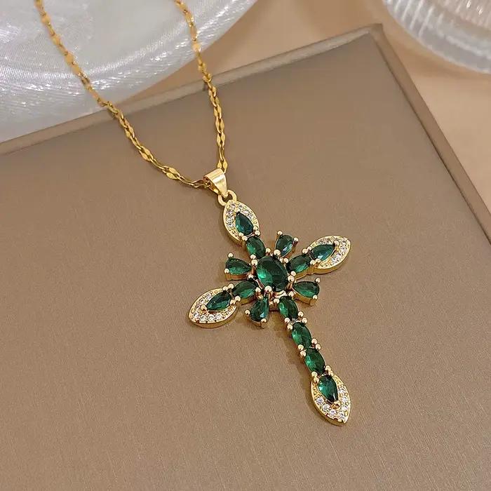 Collier croix religieux en zircon coloré plaqué or et acier inoxydable pour femmes mode chic vintage et classique