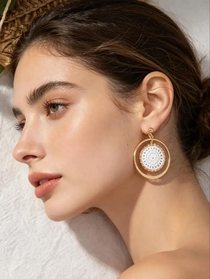 Une paire de boucles d'oreilles créoles au crochet de style bohème, boucles d'oreilles pendantes tis