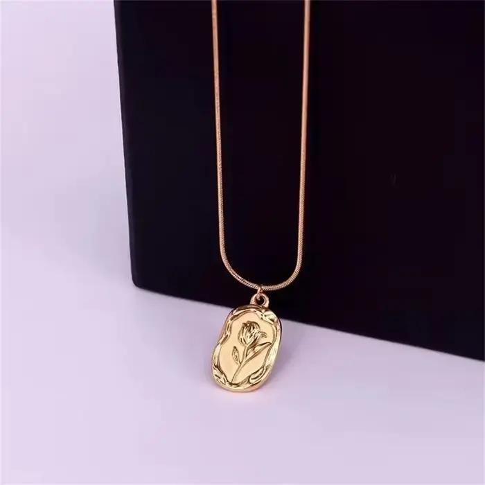 Collier avec pendentif Rose géométrique Simple pour femmes