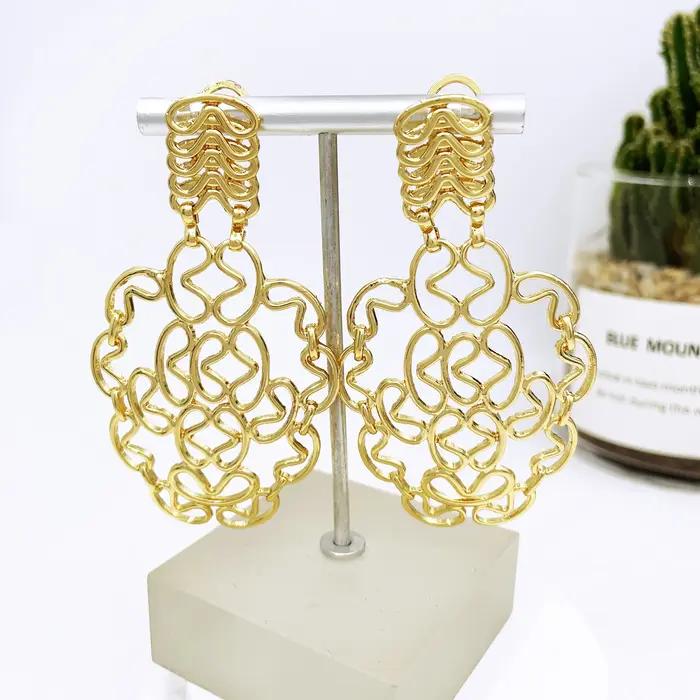 Grandes boucles d'oreilles évidées de Dubaï pour femmes
