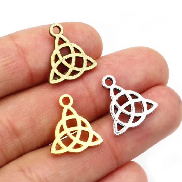 Pendentifs en alliage de zinc plaqué or bronze symboles triangulaires vintage pour bracelet collier femme occassions spéciales