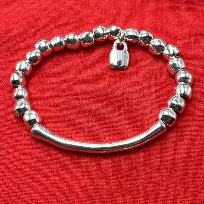 Ensemble de bracelets espagnols avec finitions métalliques variées pour création de bijoux personnalisés et cadeaux d'occasion