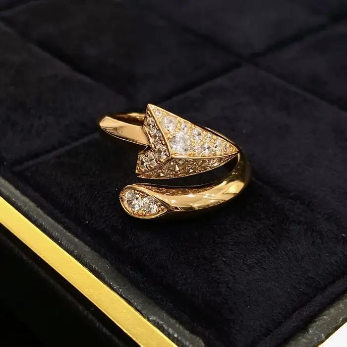 Bague ouverte de luxe en forme de flèche entièrement sertie de diamants pour femme