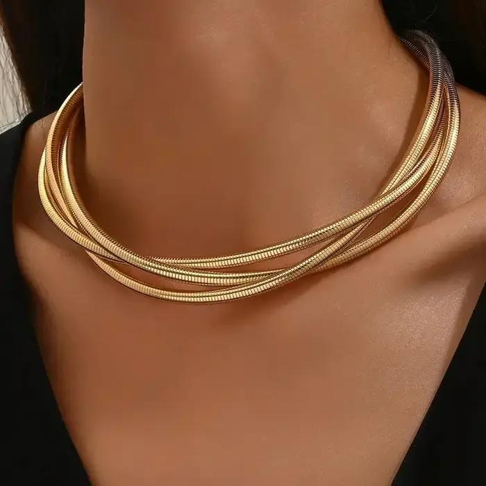Collier polyvalent à enroulement multicouche pour femmes