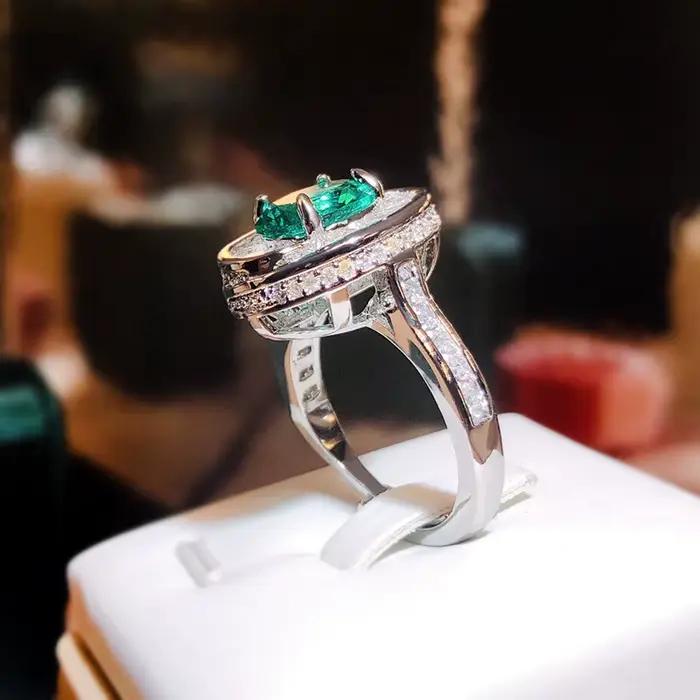 Bague en argent regardé S925 avec émeraude ronde classique pour femme