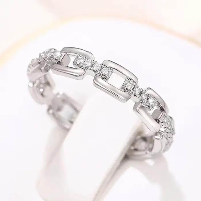 Bague en forme de chaîne en laiton sertie de zircone cubique pour femmes élégantes occasions spéciales mariage soirée festive