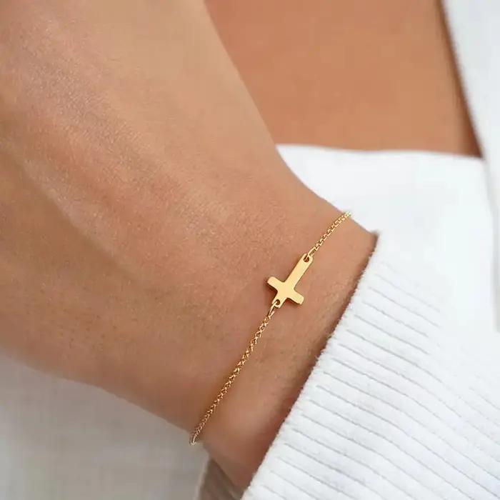 Bracelet à brins croisé en alliage de haute qualité design rond élégant pour femme bijou de mode luxe léger pour occasions spéciales