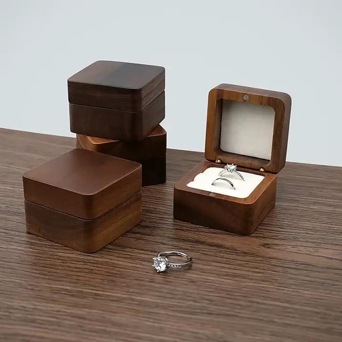 Boîte à matiques en bois pour amoureux, présentoir à bijoux, porte-bague pour proposition, fiançailles, mariage, cadeau d'amour des travailleurs du mariage doré