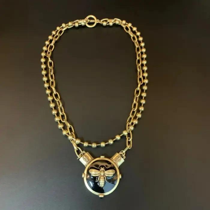 Collier pendentif abeille mignon et cool style rétro européen et américain bijou multi-usages pour femmes occasions spéciales