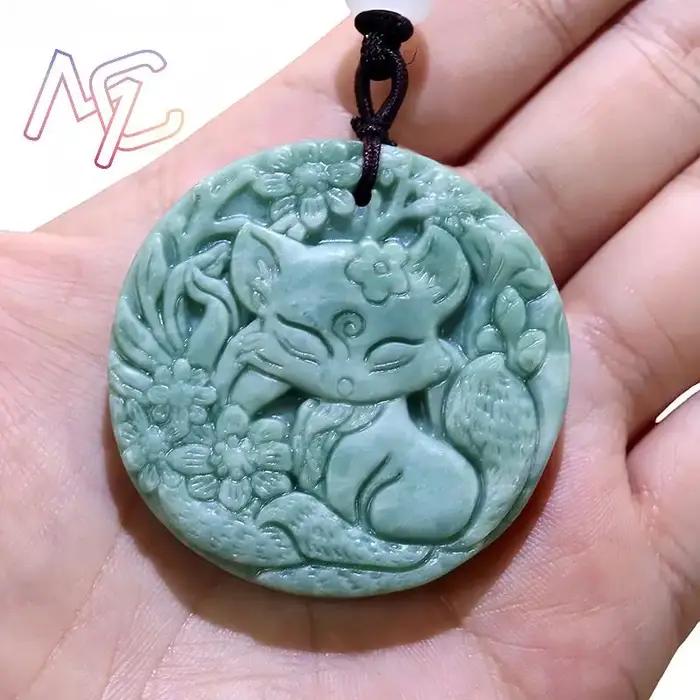 Collier pendentif renard en Jade véritable naturel