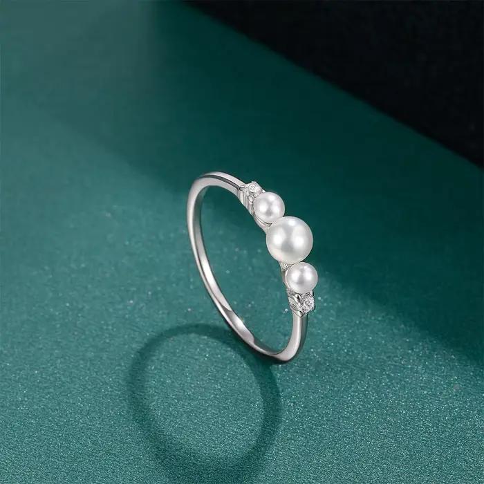 Bague en argent sterling 925 avec trois perles parfaitement rondes et zircone cubique pour femmes, bijou luxueux pour occasions spéciales, mariage, fiançailles, anniversaire et soirée