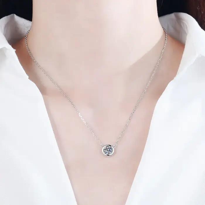 Collier Moissanite Argent Sterling 925 Plaqué Or Blanc pour Femmes Occasions Spéciales Partie Anniversaire Mariage
