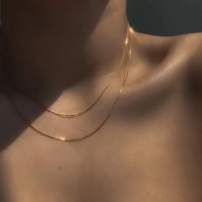 Collier Double Couche en Chaîne Herringbone et Chaîne Serpent Fine Plaquée Or pour Femme Occasions Spéciales