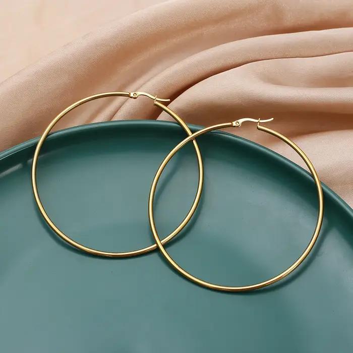 Grandes boucles d'oreilles couleur or pour femmes
