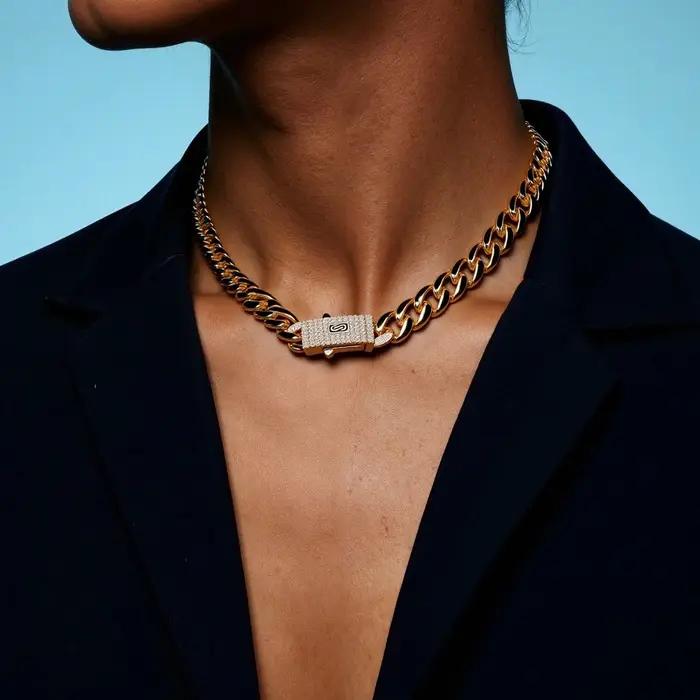 Collier Hip Hop Monaco Laiton Plaqué Or avec Zircon Blanc Style Robuste et Audacieux Pour Occasions Spéciales