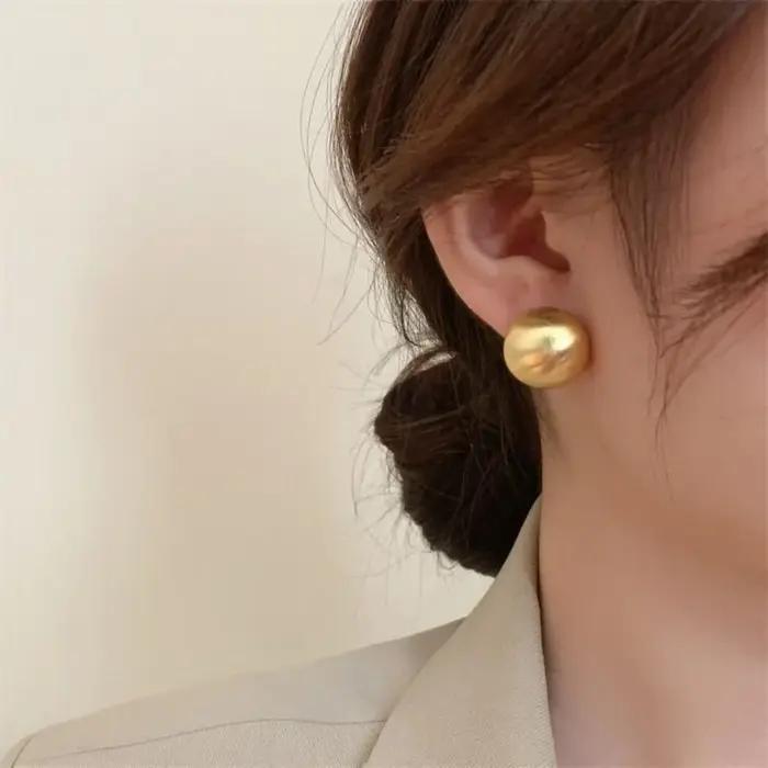 Boucles d'oreilles rondes et mates pour femmes