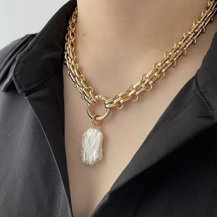Collier en alliage de zinc avec pendentif perle d'eau douce géométrique pour femmes occasions spéciales élégantes et vintage