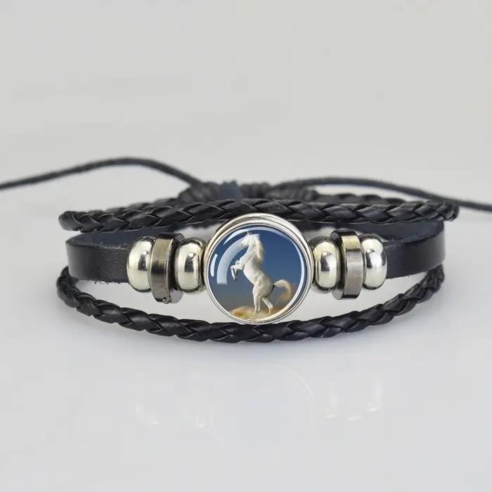 Bracelet en cuir noir à motif tête de cheval pour hommes, cadeau pour amoureux d'équitation, bracelet à breloques en alliage de zinc, design élégant pour cavaliers