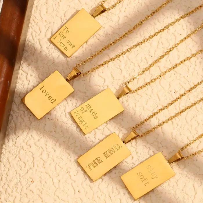 E.B.belle – collier avec pendentif rectangulaire