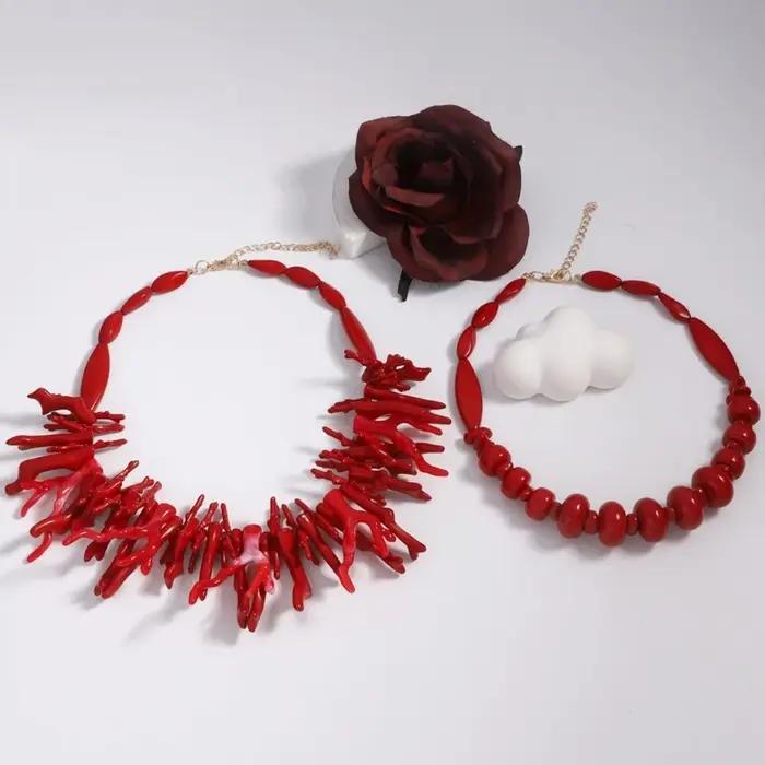Collier corail irrégulier élégant avec chaîne longueur réglable