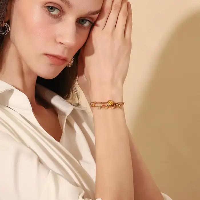 Bracelet en acier inoxydable plaqué PVD avec pendentif coloré pour femmes style moderne occassions spéciales