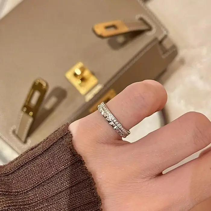 Bague de luxe en argent sterling 925 incrustée de zirconium pour femmes occasions spéciales style classique mariage bijoux à faire soi-même