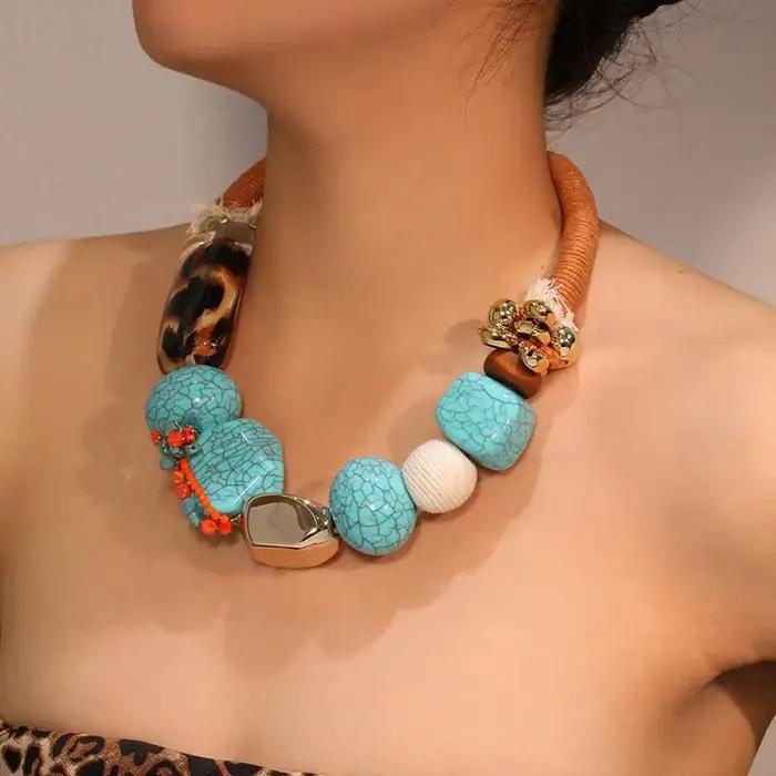 Collier bohème en grosses perles