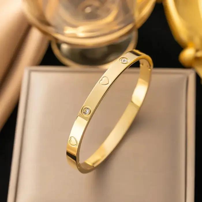 Bracelet en zircon en forme de cœur couleur or