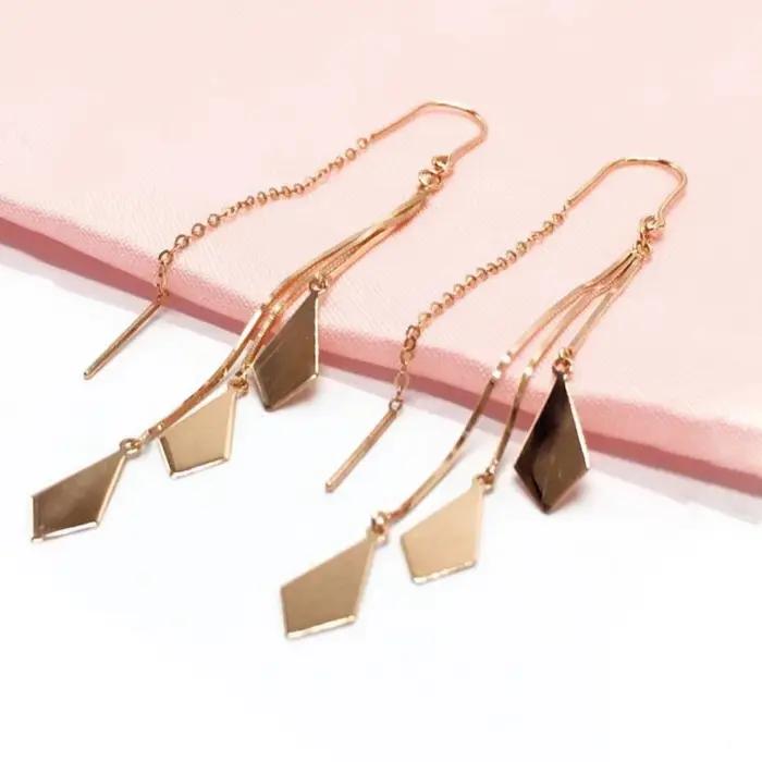 Boucles d'oreilles pompon diamant brillant pour femme