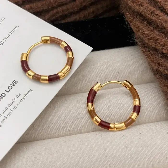 Boucles d'oreilles créoles rondes vintage couleur or en émail pour femme