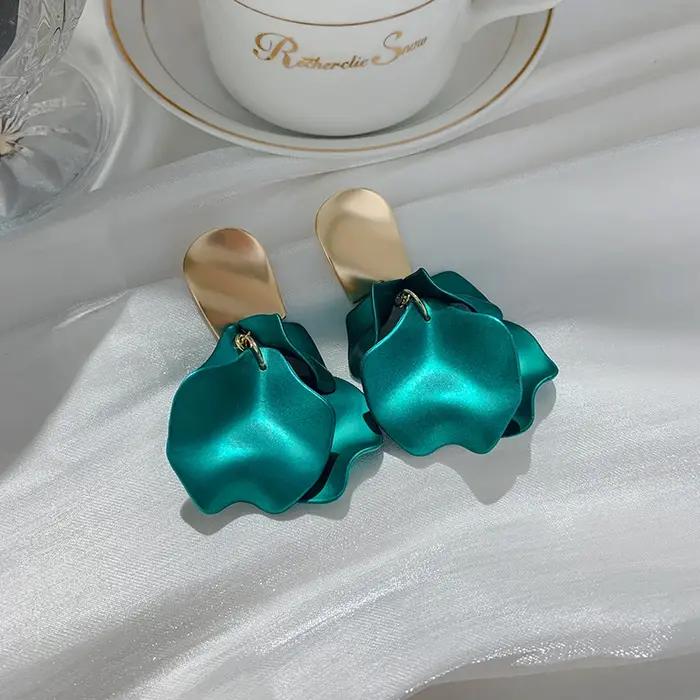Boucles d'oreilles élégantes multicolores à fleurs pour femme