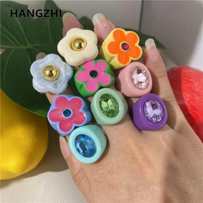 Bague en resine multicolore HangZhi avec motifs floraux et géométriques pour femmes, idéale pour les soirées et les occasions spéciales