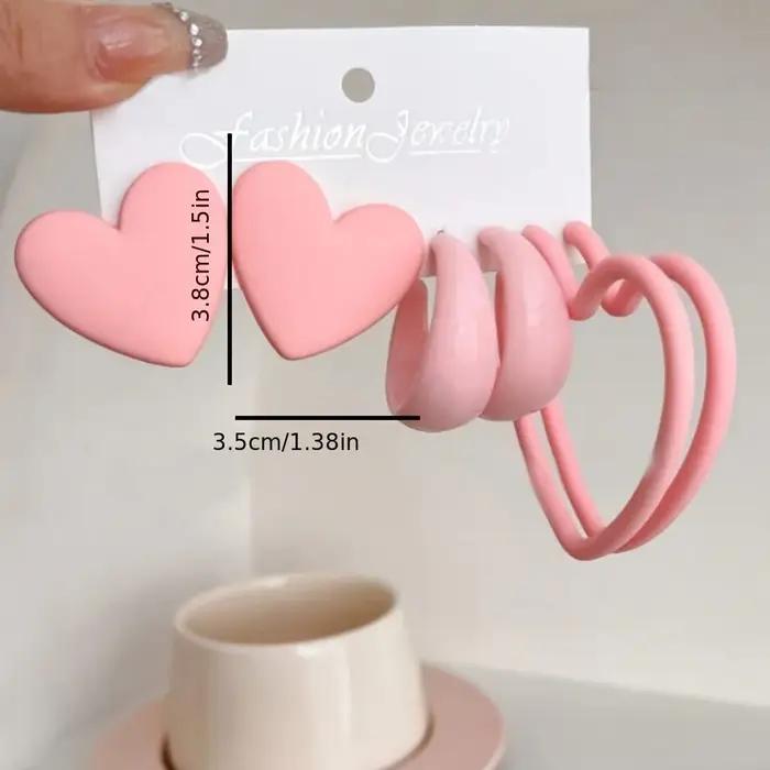 Un lot de 3 paires de boucles d'oreilles exagérées en forme de cœur à la mode avec un design créatif géométrique