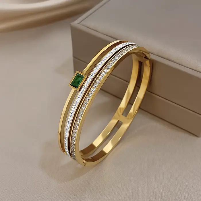 Bracelet manchette de luxe en acier inoxydable ajouré pour femme