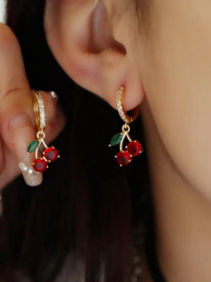 Boucles d'oreilles cerise incrustées de pierres précieuses colorées pour femmes, bijoux en forme de fruit, style fantaisie et moderne, occasions spéciales et quotidiennes