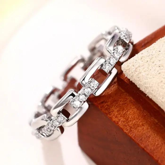Bague en forme de chaîne en laiton sertie de zircone cubique pour femmes élégantes occasions spéciales mariage soirée festive