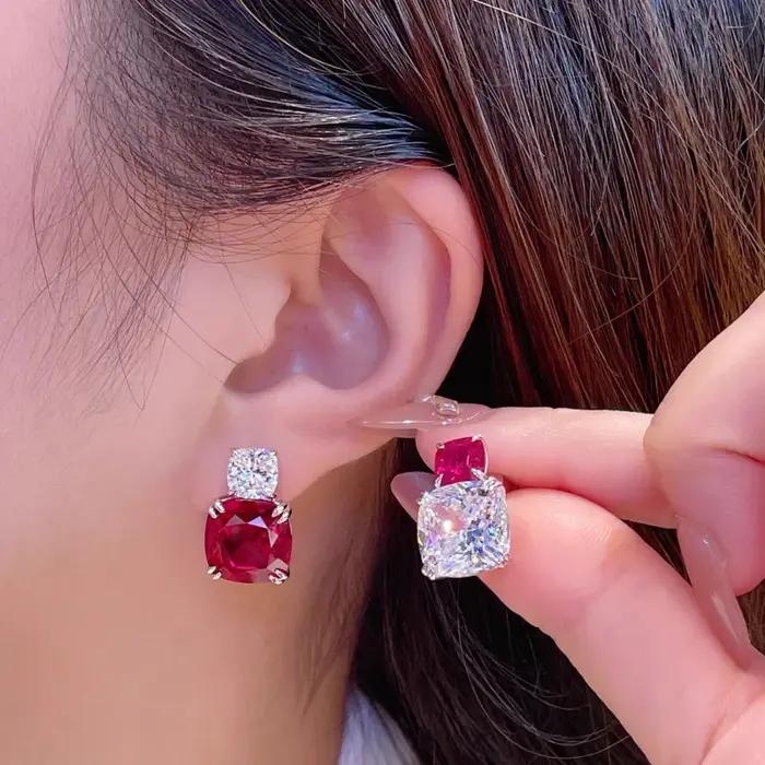 Collier pendentif luxueux en corindon rouge pour femme - Un ensemble de bijoux en rubis synthétiques cultivés pour une soirée élégante