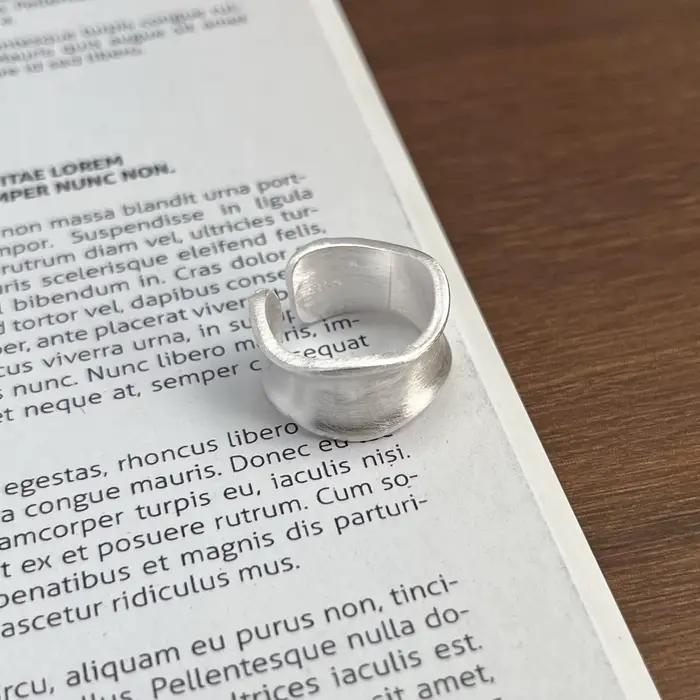 Bagues en argent Sterling 925 pour femmes et hommes, large bague faite à la main, bijoux de fête minimalistes pour Couple, cadeau pour prévenir les allergies