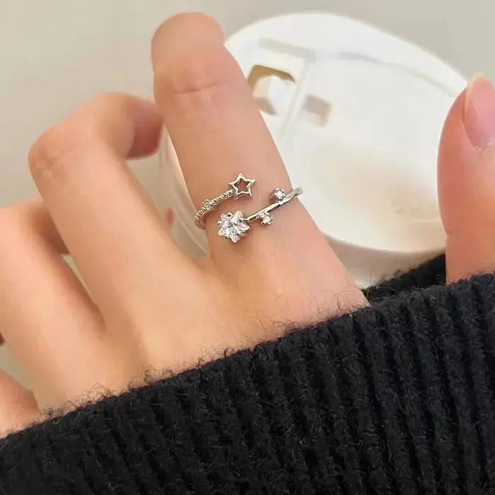 Bague étoile Yerik romantique pour femmes, alliance de mariage avec pierre principale noire ou verte, design brillant pour soirées et cérémonies