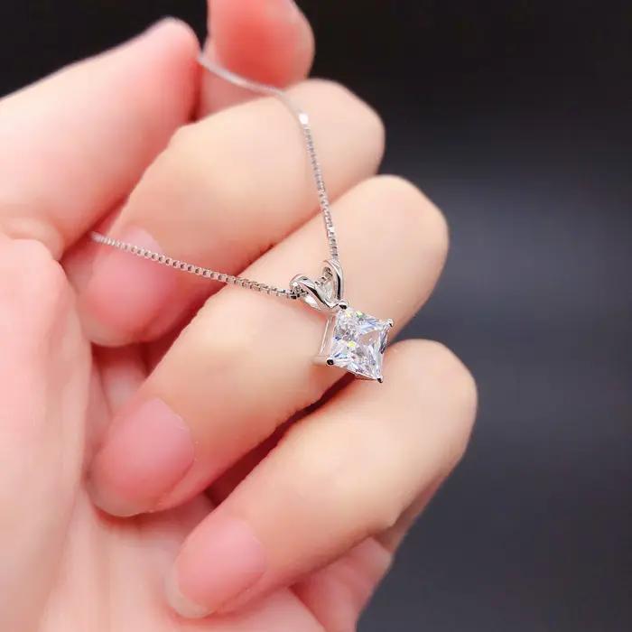 Collier de fiançailles en or blanc massif 18 carats pour femme