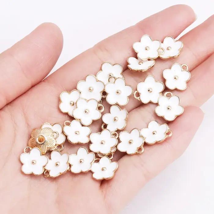 Pendentif fleur de Sakaru en émail mignon pour bijoux