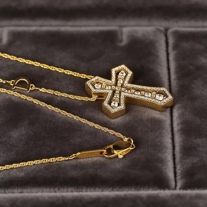 Collier pendentif croix épaisse avec croix entièrement sertie de zircons, style gothique, plaqué or de qualité, bijoux de luxe unisexe, colliers ras du cou délicats