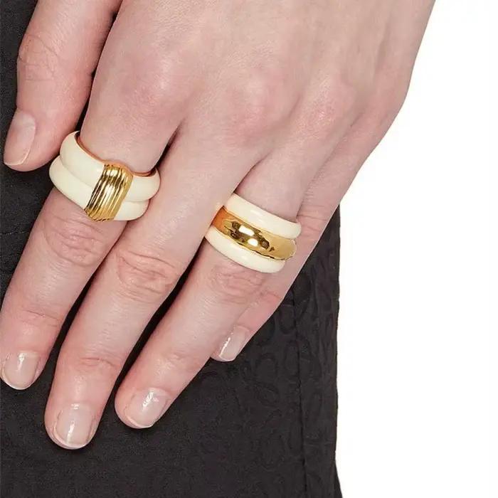 Bague en or noir pour femmes style moderne bijoux de luxe haute qualité accessoires de fête tendance occasions spéciales soirée chic mariage cérémonie galas