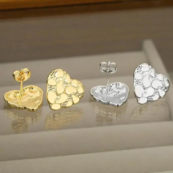 Boucles doreilles coeur texturées irregeulières martelées bijou hypoallergen homme femme occasion speciale cadeau attentionné