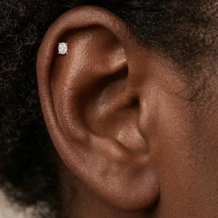Boucle d'oreille en or 14K massif classique minimaliste ovale zirconium blanc pour piercing tragus occasions spéciales femmes