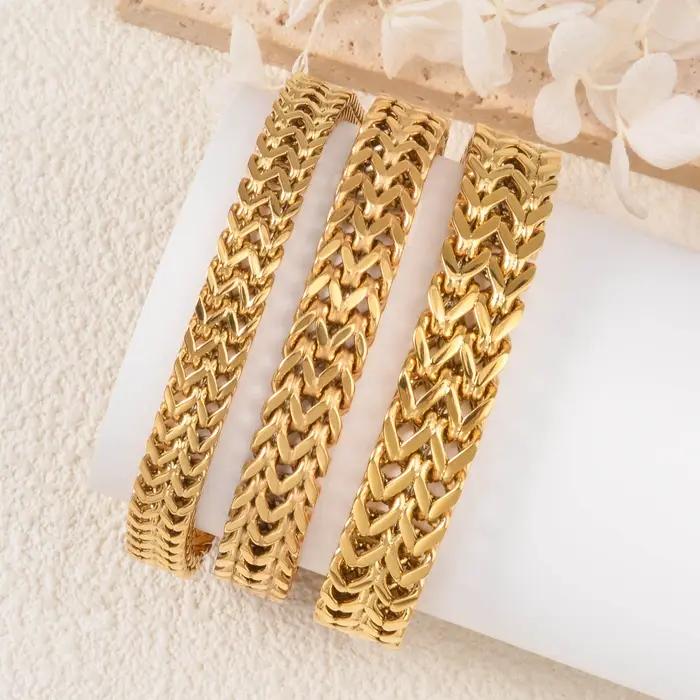 Bracelet élégant en acier inoxydable plaqué or pour femmes
