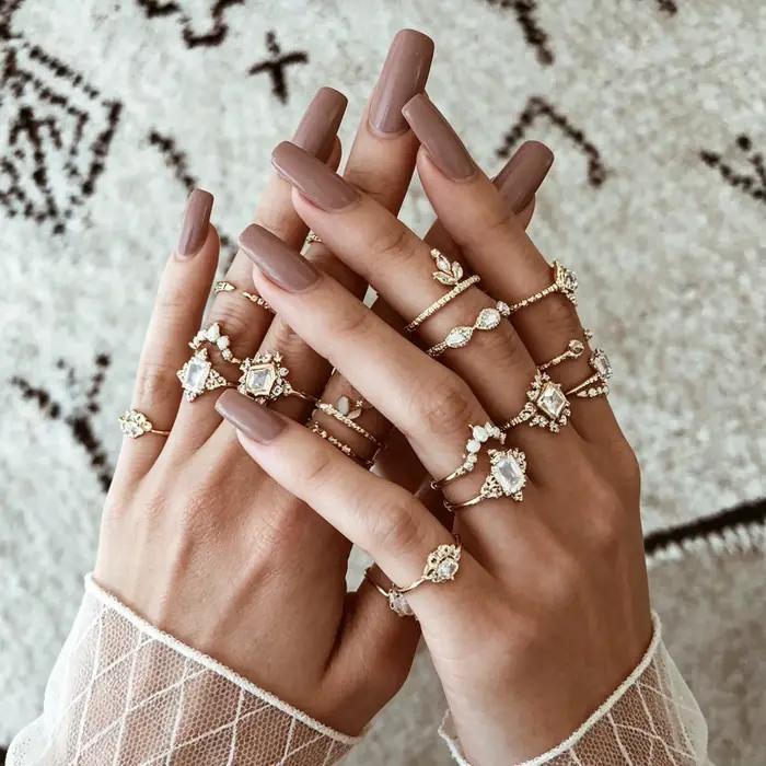Ensemble de bagues rétro en or avec couronne et gemmes pour femme – Design géométrique élégant et polyvalent – Bijoux de main