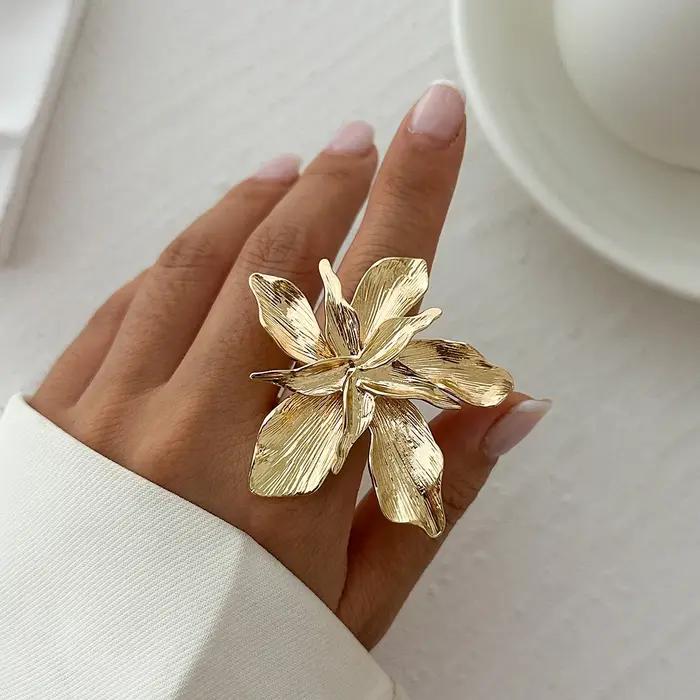 Bague à Fleurs Géométriques en Métal Double Couche pour Femme Style Punk Fêtes et Sorties Spéciales