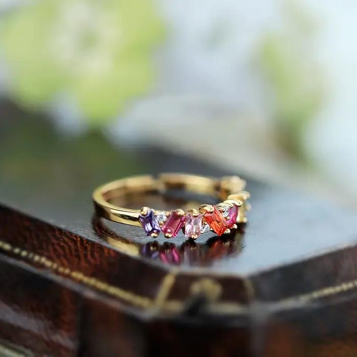 Bague en Argent Incrusté de Pierres Précieuses pour Femme